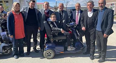 Afyonkarahisar'da 85 engelliye akülü araç hediye edildi