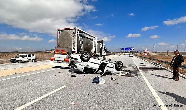Afyonkarahisar'da otomobilin devrilmesi sonucu 4 kişi yaralandı