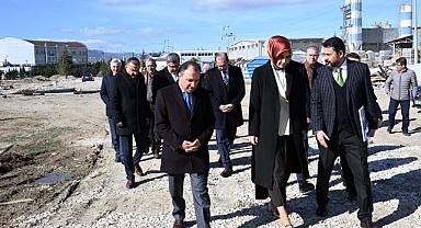 Afyonkarahisar Protokolü Zafer Teknopark’ın OSB’de Yapımına Başlanan Binasında İncelemelerde Bulundu