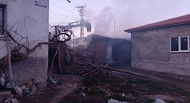 Bolvadin'de samanlıkta yangın