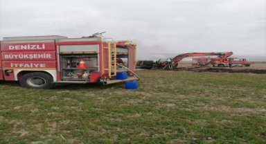 Denizli'de iş makinasında çıkan yangın söndürüldü