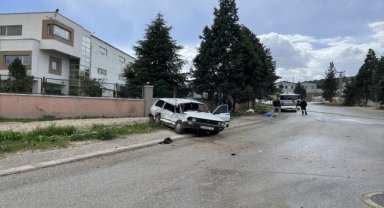 Denizli'de otomobil ile kamyonun çarpışması sonucu 1 kişi öldü, 1 kişi yaralandı