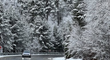 Domaniç Dağı'nda kar etkili oluyor