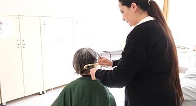 EVDE BAKIM HİZMETLERİ DEVAM EDİYOR 