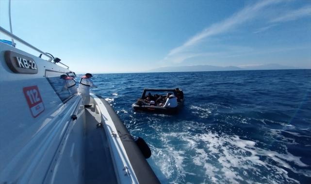 İzmir açıklarında 18 düzensiz göçmen kurtarıldı