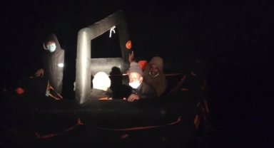 İzmir açıklarında 5 düzensiz göçmen kurtarıldı