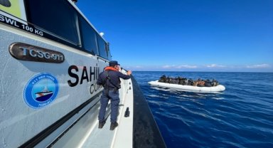 Muğla açıklarında 38 düzensiz göçmen kurtarıldı