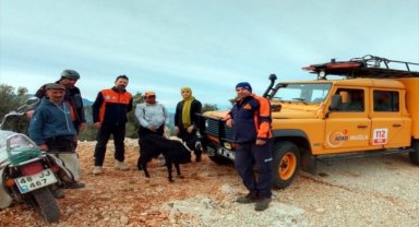 Muğla'da kayalıklarda mahsur kalan keçi kurtarıldı