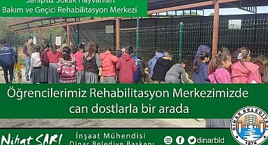 Öğrenciler Rehabilitasyon Merkezinde can dostlarla bir arada