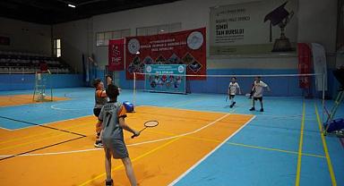 Okul Sporları Badminton müsabakaları sona erdi
