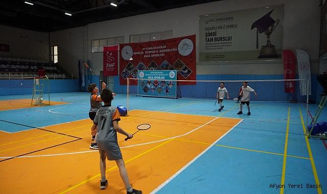 Okul Sporları Badminton müsabakaları sona erdi