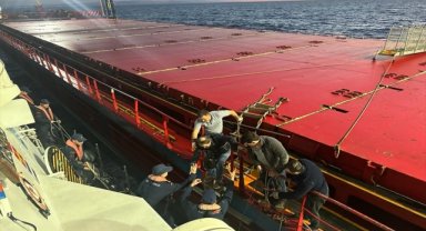 Sahil Güvenlik, Marmaris açıklarında gemide hastalanan personeli tahliye etti