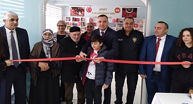 Şehit Piyade Er Ergünay Sarı'nın adı Kemalpaşa'daki kütüphanede yaşayacak 