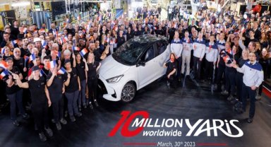 Toyota Yaris 10 milyonluk satış adediyle "efsane" otomobillerden biri oldu