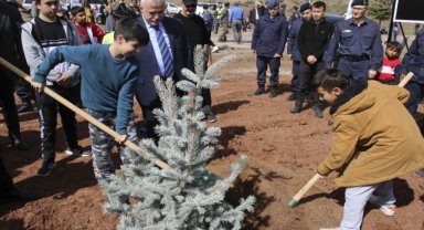 Uşak'ta 6 Şubat Deprem Şehitleri Hatıra Ormanı oluşturuldu