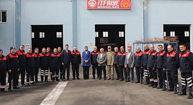 ZEYBEK BAŞKAN'DAN DEPREM BÖLGESİNDE GÖREV ALAN EKİPLERE ZİYARET