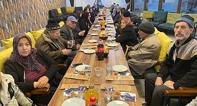 Afyonkarahisar'da Altınokta Körler Derneği üyeleri iftarda buluştu