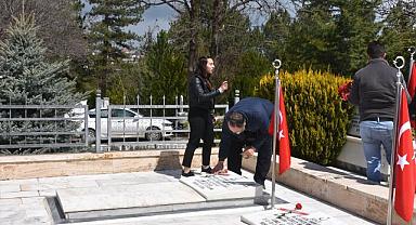 Afyonkarahisar'da bayram arifesinde şehitlik ziyaret edildi
