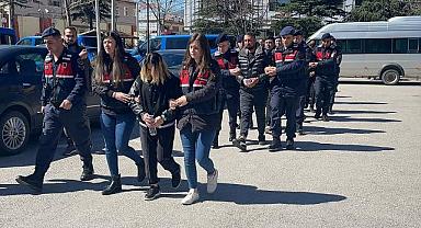 Afyonkarahisar'da uyuşturucu operasyonunda yakalanan 7 kişiden 2'si tutuklandı