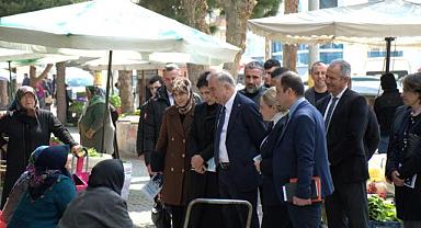 Arabacı’dan Pazarcı Esnafı ile soba başında sohbet 