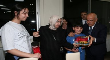 Bakan Kirişci, Aydın'da misafir edilen depremzedelerle iftar yaptı