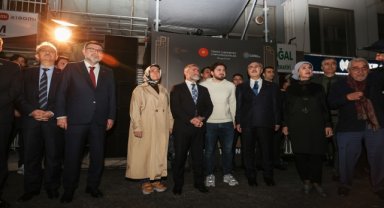 Bakan Nebati, İzmir İktisat Kongresi'nin yenilenen binasını ziyaret etti