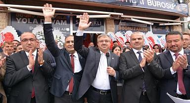 BAŞKAN DR. MUSTAFA ÇÖL AK PARTİ SEÇİM KOORDİNASYON MERKEZİNİN AÇILIŞINA KATILDI
