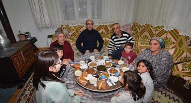 BAŞKAN DR. MUSTAFA ÇÖL KEVSER MAHALLESİNDE RAMAZAN ZİYARETLERİNDE BULUNDU