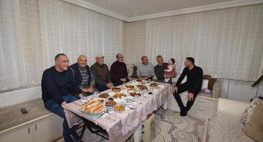 BAŞKAN DR. MUSTAFA ÇÖL YUNUS EMRE MAHALLESİNDE RAMAZAN ZİYARETLERİNDE BULUNDU