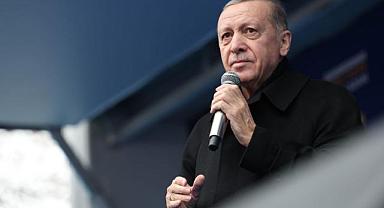  Cumhurbaşkanı Recep Tayyip Erdoğan, Zafer Meydanı'nda düzenlenen mitingde vatandaşlara hitap etti
