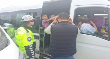 Datça'da polis ekipleri okul çevreleri ve servislerde denetim yaptı