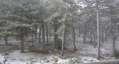 Demirci'nin yüksek kesimlerinde kar yağışı