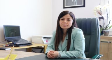 Depremde kızlarını kaybeden aileyi dolandırmaya çalışan kişi hakkında suç duyurusu