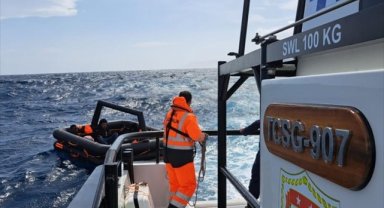 İzmir açıklarında 85 düzensiz göçmen kurtarıldı