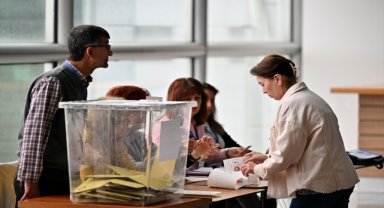 İzmir Adnan Menderes Havalimanı'nda oy verme işlemi başladı