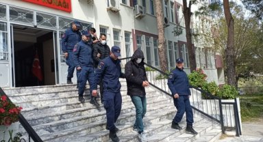 İzmir'de 156 düzensiz göçmen yakalandı, 4 organizatör tutuklandı