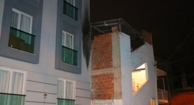 İzmir'de eski kız arkadaşının evine molotofkokteyli atan kişi yakalandı