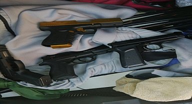 İzmir'de kıraathaneye düzenlenen silahlı saldırıda 1 kişi öldü, 5 kişi yaralandı