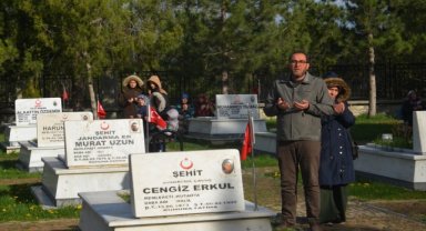 Kütahya'da arife günü şehitlikler ziyaret edildi