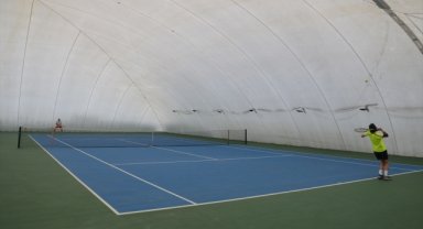 Manisa'da "Büyükler Hafta Sonu Tenis Turnuvası" başladı