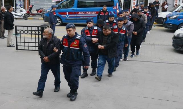 Manisa ve İzmir'deki suç örgütüne yönelik operasyonda 25 şüpheli tutuklandı