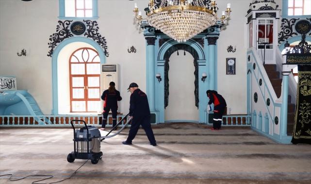 Menteşe'de camilerde bayram temizliği yapılıyor