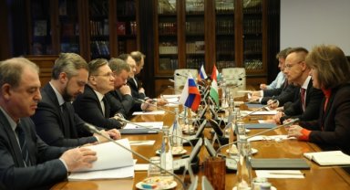 Rosatom Genel Müdürü Likhachev, Macaristan Dışişleri ve Dış Ticaret Bakanı Peter Szijjarto ile görüştü