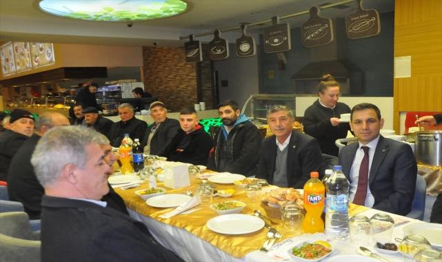 Sandıklı Kaymakamı Mehmet Sülün, muhtarlarla iftarda bir araya geldi