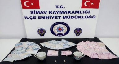 Simav'da kumar oynatılan kahvehanede 5 kişiye para cezası verildi