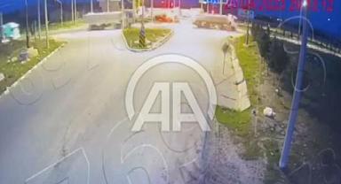 Zincirleme trafik kazası güvenlik kamerasında