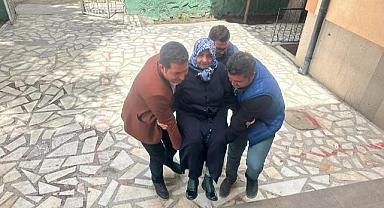 85 yaşındaki anneannesini sandığa taşıdı