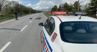 Afyonkarahisar'da minibüsün çarptığı motosikletin sürücüsü hayatını kaybetti