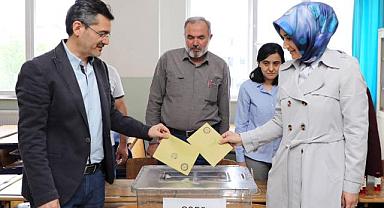 Afyonkarahisar Valisi Yiğitbaşı, oyunu kullandı