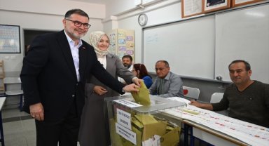 AK Parti İzmir İl Başkanı Bilal Saygılı oyunu kullandı